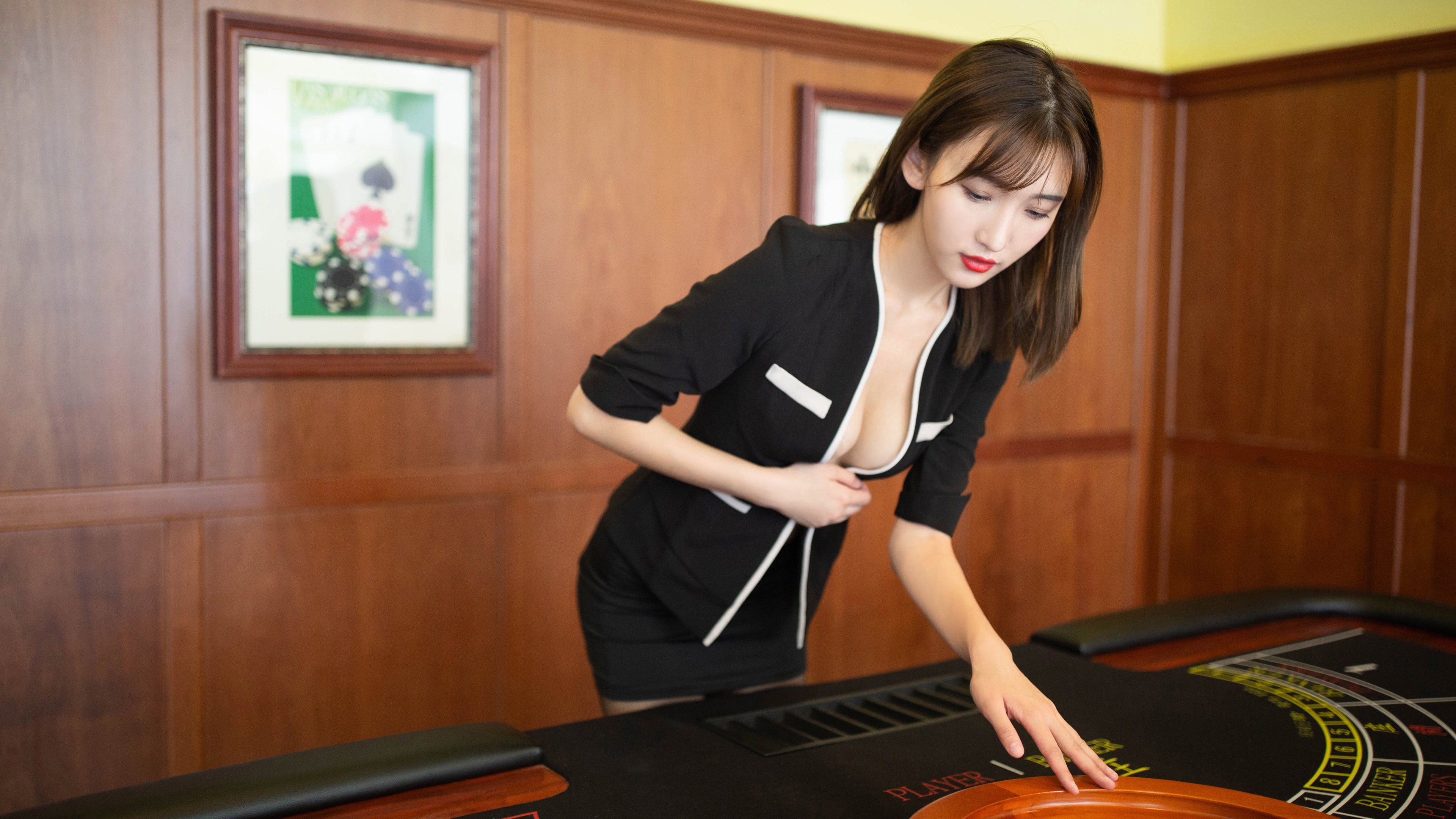 开云官网-体育界巅峰对决：足球盛事瞩目一幕，足球巅峰时刻