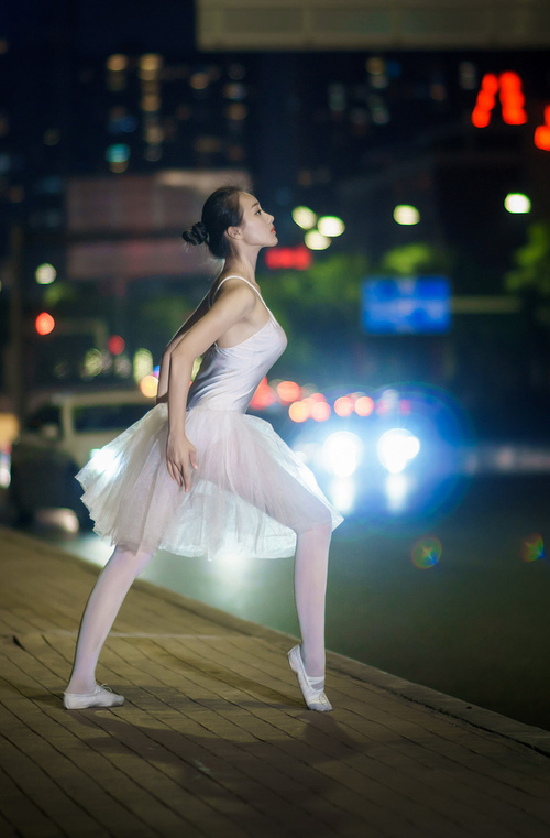 开云入口-里昂年轻球员表现亮眼，里昂历史球星