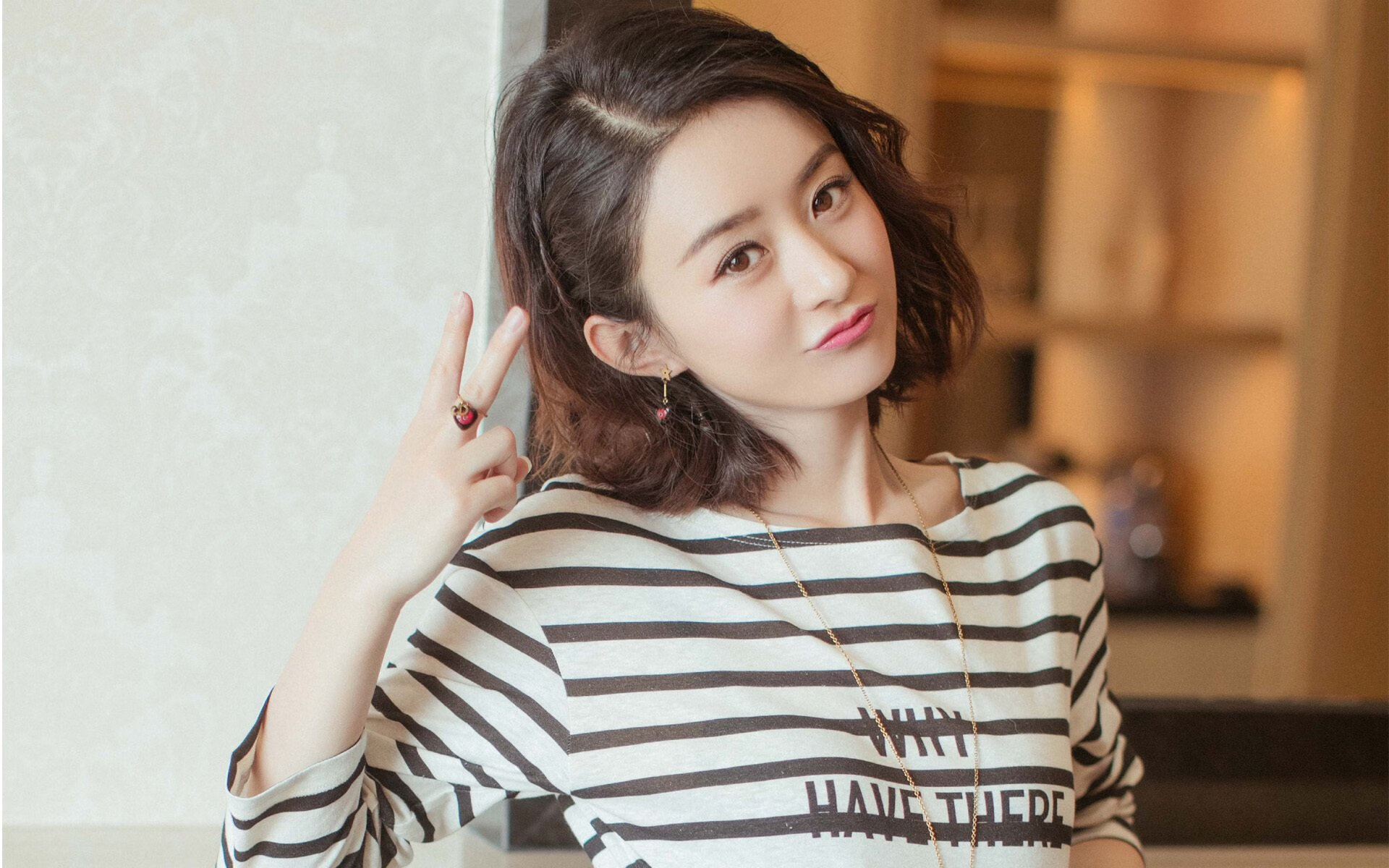 开云·体育官网APP下载-德甲火爆鏖战:攻防转换节奏快得令人窒息,德甲打法